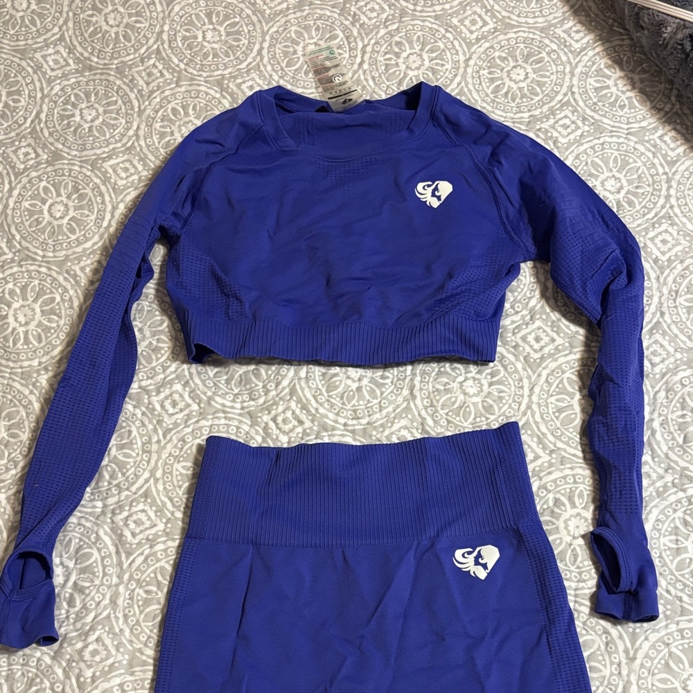 Women’s Best Seamless Blue Long Sleeve Crop Top and Shorts Set